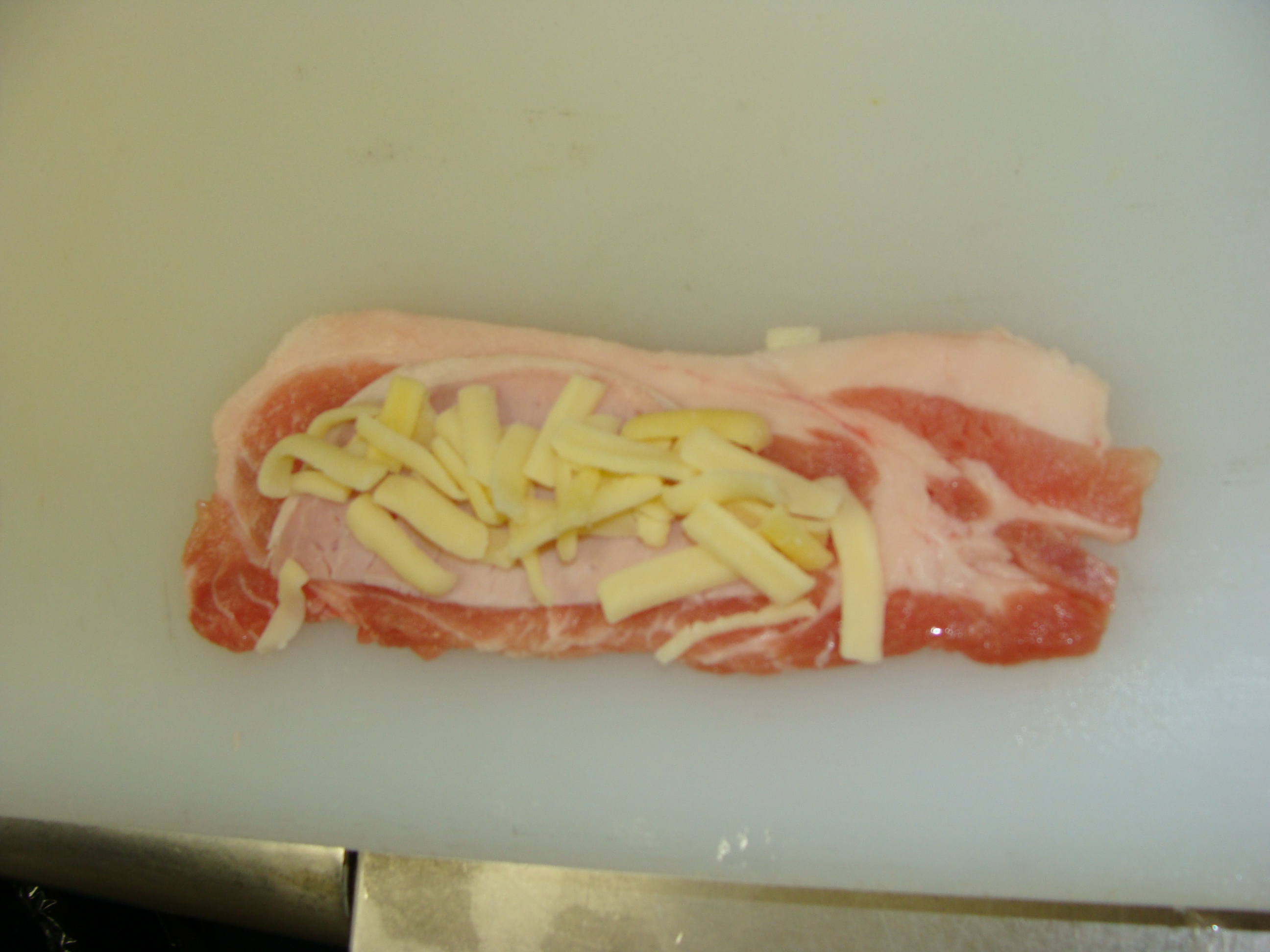 薄切り豚ロースのハム チーズ包みカツレツ サトー食鮮館